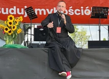 Tańczyłeś kiedyś pogo w sutannie, pod sceną Pol'and'Rock Festival?