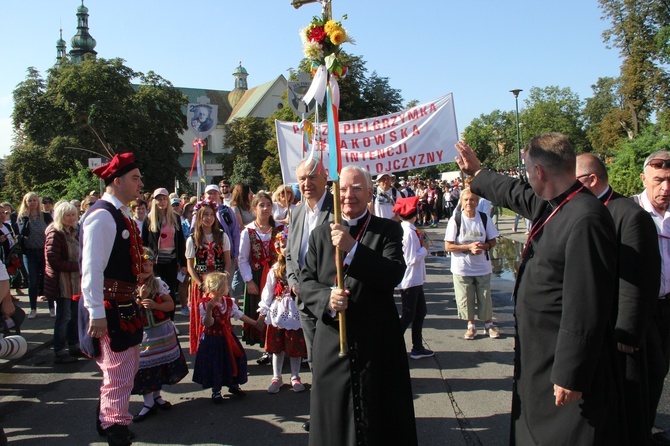 Wyjście 44. Pieszej Pielgrzymki Krakowskiej z Wawelu na Jasną Górę