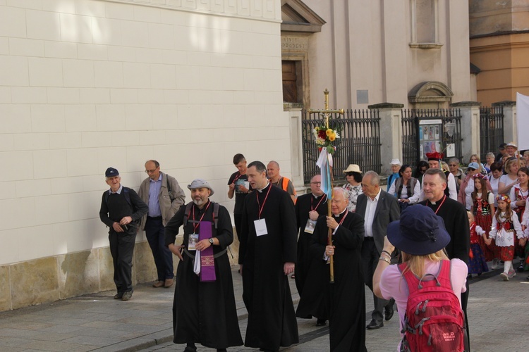 Wyjście 44. Pieszej Pielgrzymki Krakowskiej z Wawelu na Jasną Górę