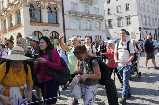Wyjście 44. Pieszej Pielgrzymki Krakowskiej z Wawelu na Jasną Górę