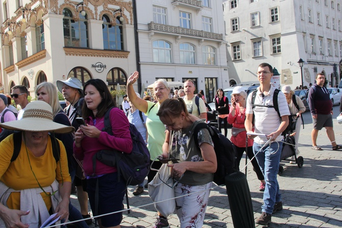 Wyjście 44. Pieszej Pielgrzymki Krakowskiej z Wawelu na Jasną Górę