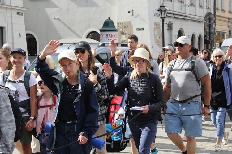 Wyjście 44. Pieszej Pielgrzymki Krakowskiej z Wawelu na Jasną Górę