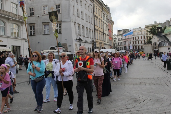 Wyjście 44. Pieszej Pielgrzymki Krakowskiej z Wawelu na Jasną Górę