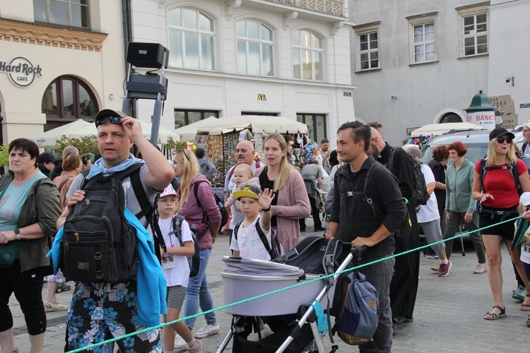 Wyjście 44. Pieszej Pielgrzymki Krakowskiej z Wawelu na Jasną Górę