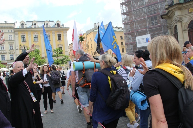 Wyjście 44. Pieszej Pielgrzymki Krakowskiej z Wawelu na Jasną Górę