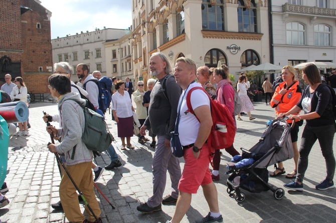 Wyjście 44. Pieszej Pielgrzymki Krakowskiej z Wawelu na Jasną Górę