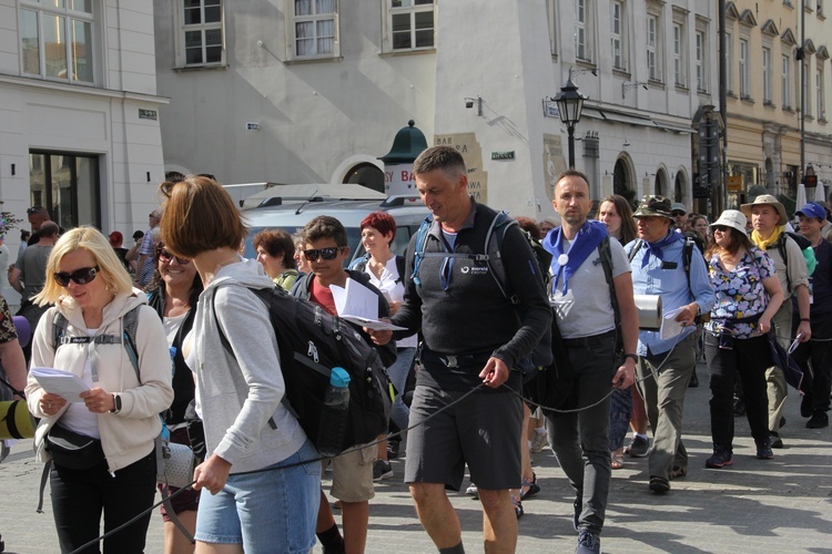 Wyjście 44. Pieszej Pielgrzymki Krakowskiej z Wawelu na Jasną Górę