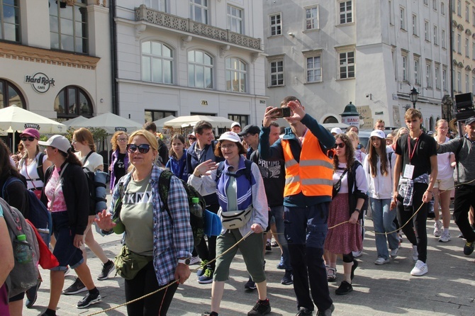 Wyjście 44. Pieszej Pielgrzymki Krakowskiej z Wawelu na Jasną Górę