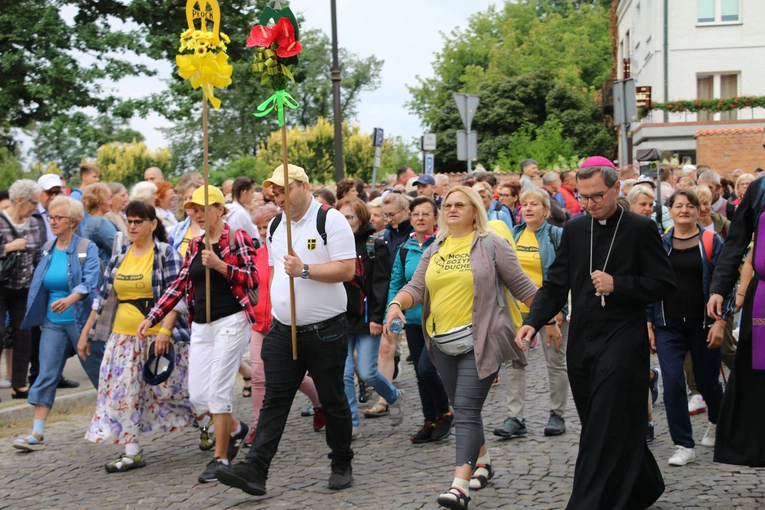 Płock. Wyjście pielgrzymki. Część I