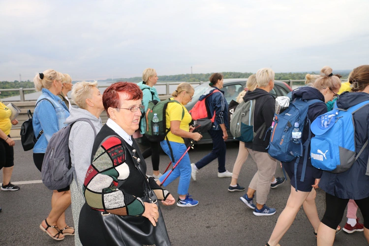 Płock. Wyjście pielgrzymki. Część II