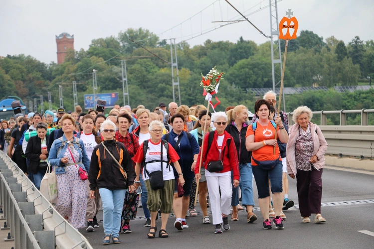 Płock. Wyjście pielgrzymki. Część II