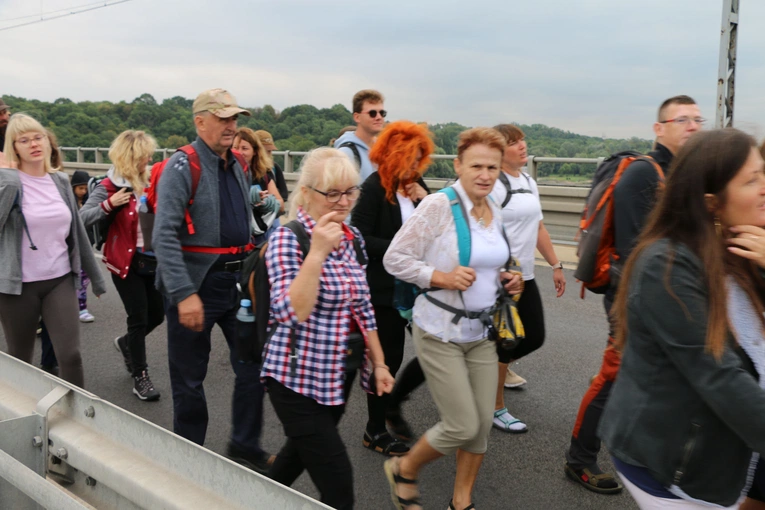 Płock. Wyjście pielgrzymki. Część II