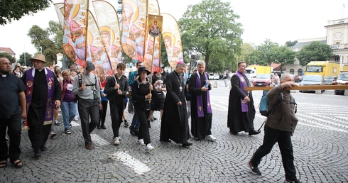 Łowicka Piesza Pielgrzymka Młodzieżowa na Jasną Górę po raz 29. na szlaku