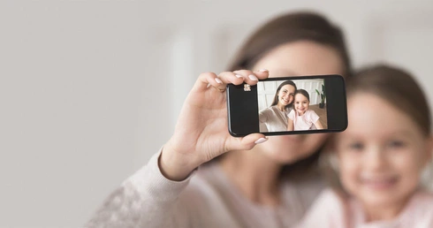 Sharenting – drugie życie dziecięcych fotografii. Dlaczego jest tak niebezpieczny?