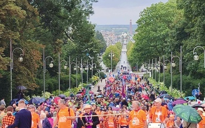 Radość ogarnęła pątników wchodzących na Jasną Górę.