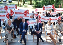 	Wspólne zdjęcie uczestników spotkania.
