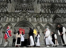 Norwegia świętuje: Olaf – wiking, co świętym królem został!