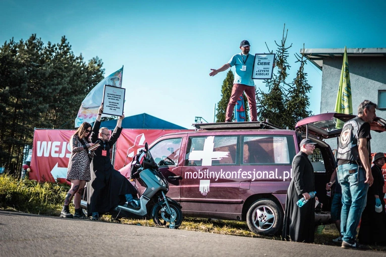 Tam jest człowiek – więcej mi nie trzeba. Ks. Tomasz Trzaska o swoim doświadczeniu na Pol'and'Rock Festival