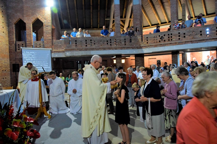 Pierwsza Msza św. w kościele parafialnym pw. Przemienienia Pańskiego w Lublinie. 