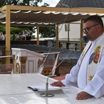 Pielgrzymi na jasnogórskich błoniach