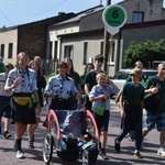 Pielgrzymi na jasnogórskich błoniach