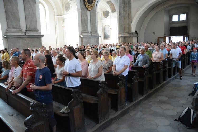 Nysa. Msza św. inaugurująca pielgrzymowanie