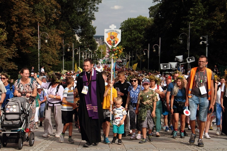 Wejście 44. Pieszej Pielgrzymki Krakowskiej na Jasną Górę - cz. 1