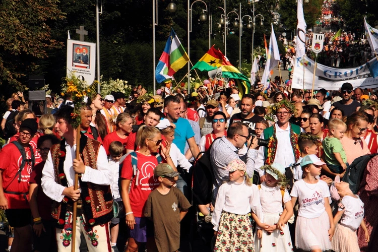 Wejście 44. Pieszej Pielgrzymki Krakowskiej na Jasną Górę - cz. 1