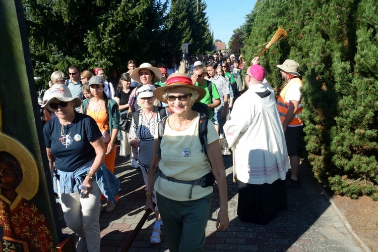 Jedynka zielona niesie ikonę Matki Bożej Częstochowskiej