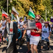 Archidiecezjalne piesze pielgrzymki u tronu Maryi