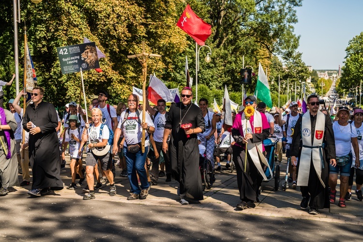 Archidiecezjalne piesze pielgrzymki u tronu Maryi