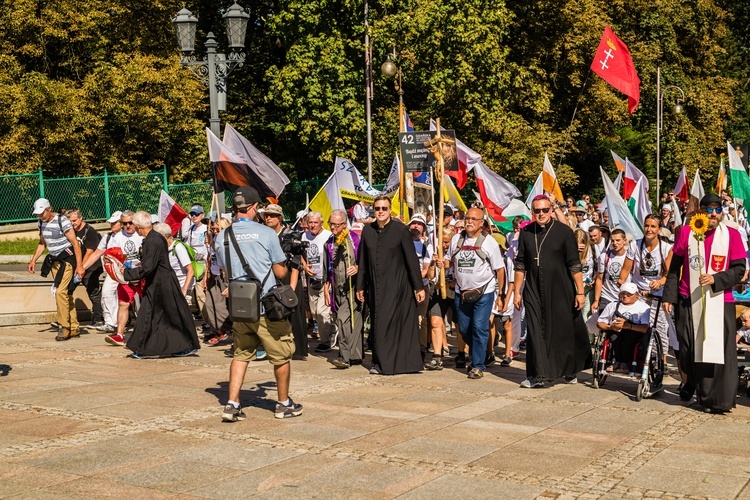 Archidiecezjalne piesze pielgrzymki u tronu Maryi