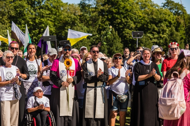 Archidiecezjalne piesze pielgrzymki u tronu Maryi