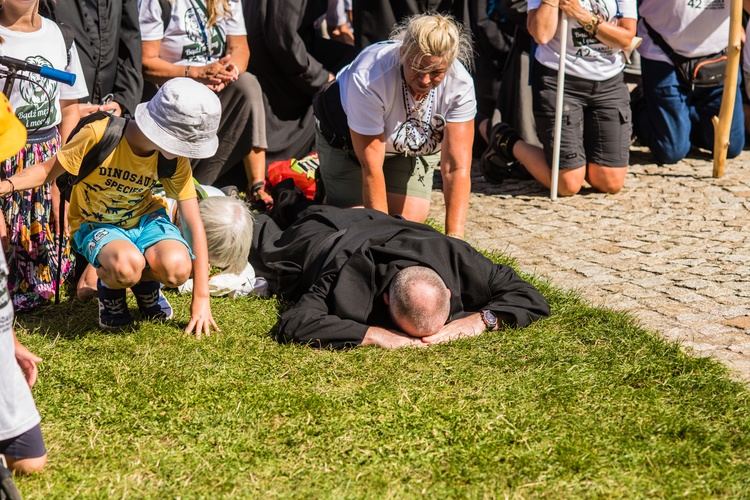 Archidiecezjalne piesze pielgrzymki u tronu Maryi