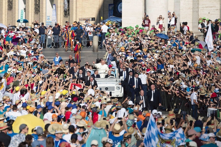 Ministranci w Rzymie. Służba liturgiczna to zawsze przygoda