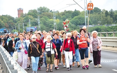 	Pątnicy przeszli ok. 260 km, towarzyszyło im hasło: „Budujemy wspólnotę Kościoła”.