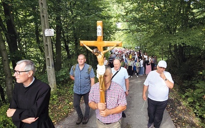 Modlitwa różańcowa  na Żakówce.