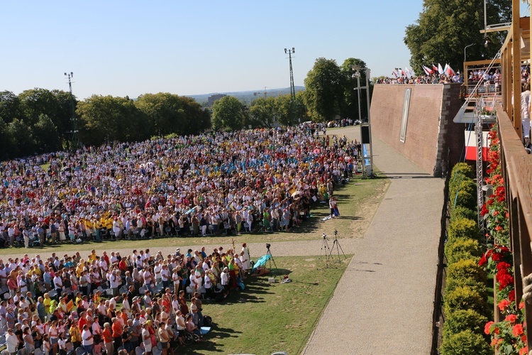 Pielgrzymka 2024. Msza św. na szczycie jasnogórskim