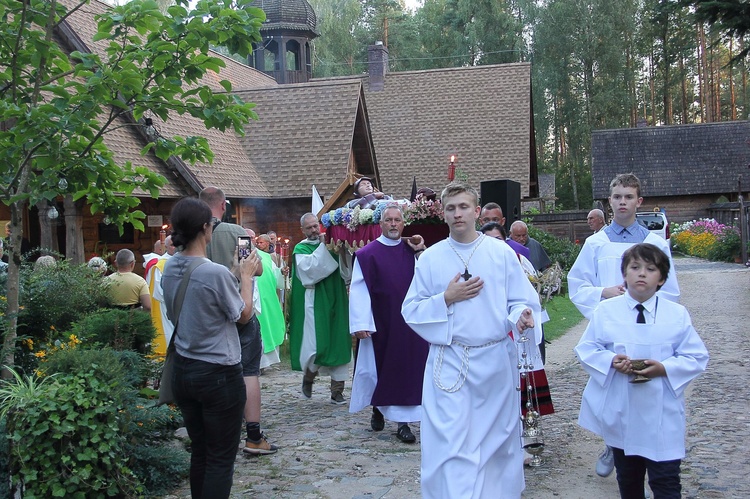 Misterium Zaśnięcia NMP - procesja