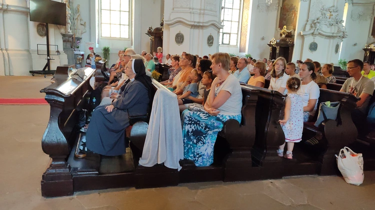 Pieszo do Matki Bożej Łaskawej