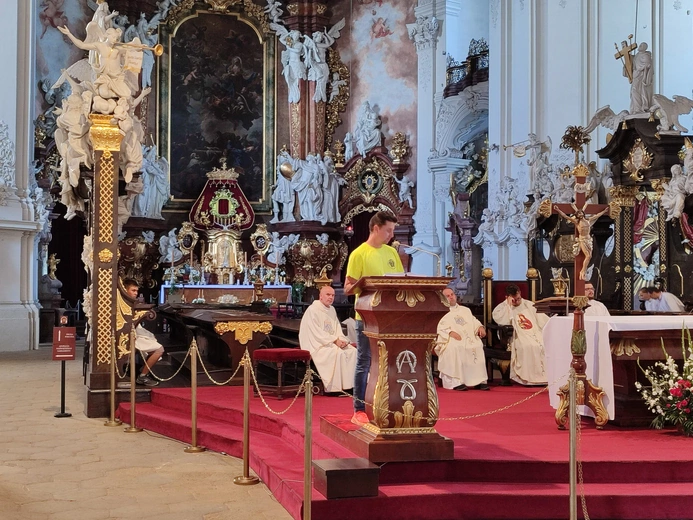 Pieszo do Matki Bożej Łaskawej