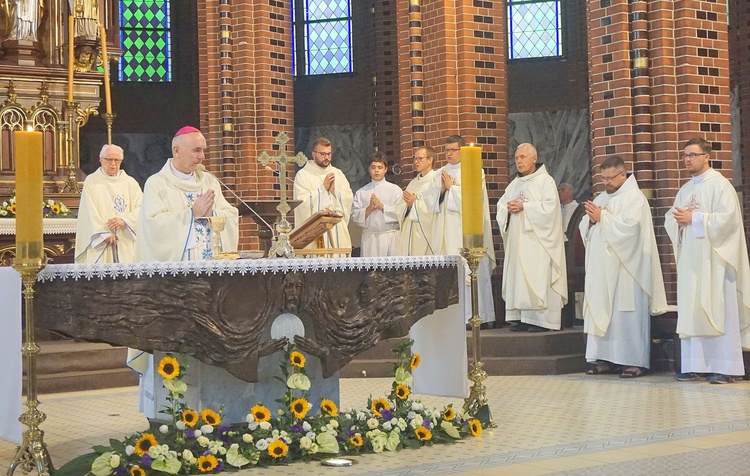 Eucharystia na rozpoczęcie pieszej pielgrzymki 