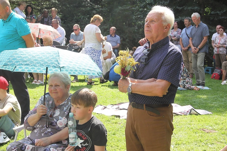 Pielgrzymka rodzin - kwiaty i zioła