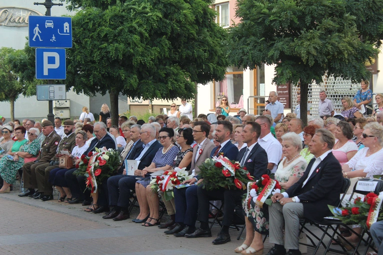 Ciechanów. Piosenki żołnierskie na Warszawskiej