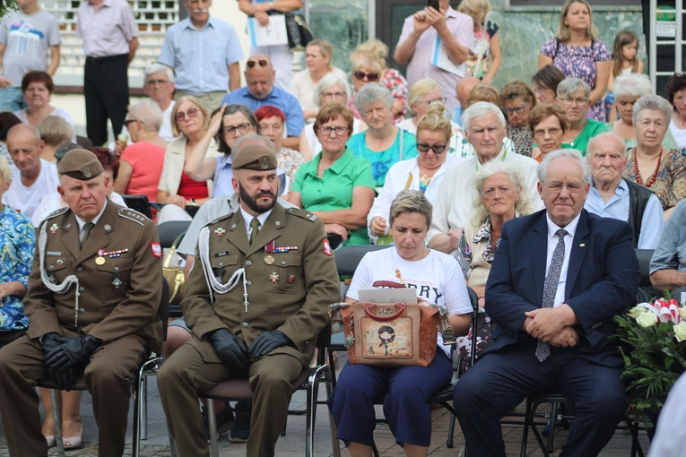 Ciechanów. Piosenki żołnierskie na Warszawskiej