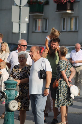 Ciechanów. Piosenki żołnierskie na Warszawskiej
