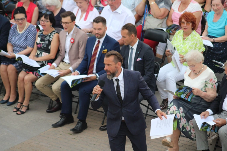 Ciechanów. Piosenki żołnierskie na Warszawskiej