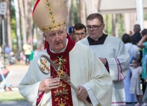 Bp Kamiński w Ossowie: Mądrzej spójrzmy w przyszłość