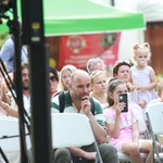 Koncert pod lipą