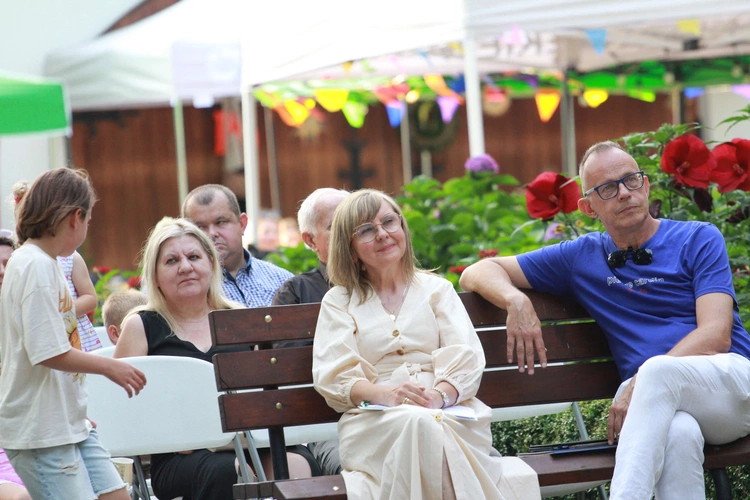 Koncert pod lipą